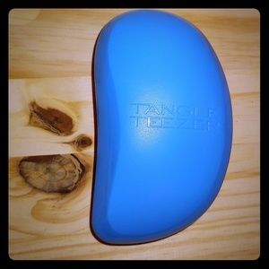 Tangle Teaser detangling brush